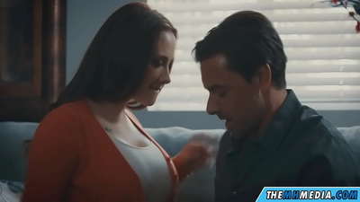 एक राम्रो busty आमा संग रोमान्टिक सेक्स